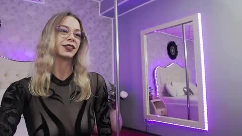 Snapshot of lilyrose_ chatting on October 5, 2025, 3:16 am online show from October 5, 2025, 3:16 am