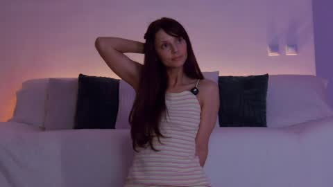 Lily online show from March 19, 2026, 7:18 pm