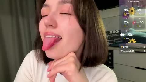 Snapshot of lilysollar chatting on June 8, 2026, 6:52 pm Lily online show from June 8, 2026, 6:52 pm