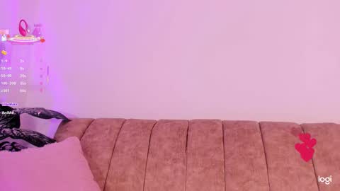 Lily  online show from September 22, 2025, 9:33 am