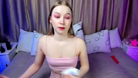 Lilian online show from March 12, 2025, 3:35 am