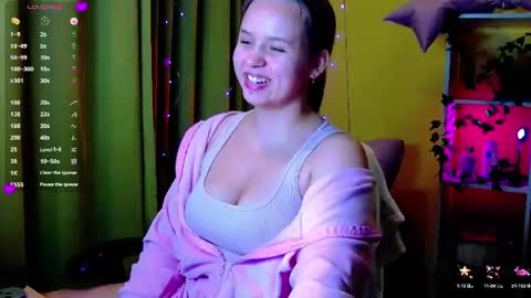 Snapshot of lilysweet13 chatting on July 29, 2026, 8:18 pm Lily online show from July 29, 2026, 8:18 pm