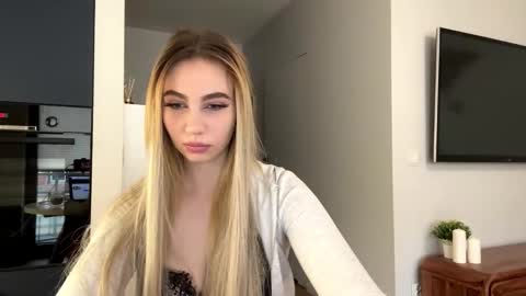 Snapshot of lilysweetgirl chatting on March 15, 2026, 3:18 pm Lily online show from March 15, 2026, 3:18 pm