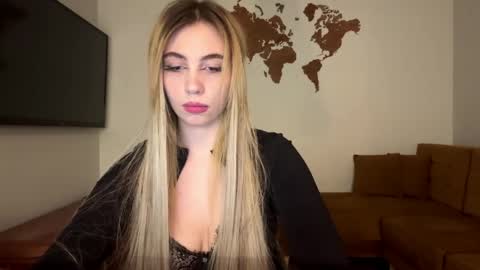 Snapshot of lilysweetgirl chatting on March 24, 2026, 5:51 pm Lily online show from March 24, 2026, 5:51 pm