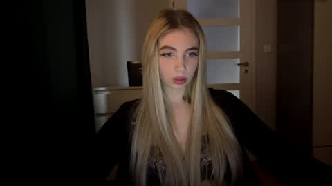 Snapshot of lilysweetgirl chatting on May 11, 2026, 4:48 pm Lily online show from May 11, 2026, 4:48 pm
