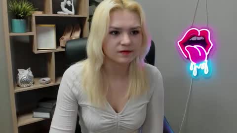 Lily online show from March 31, 2026, 6:58 am