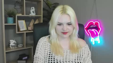 Snapshot of lilysweetxo chatting on May 3, 2026, 6:30 am Lily online show from May 3, 2026, 6:30 am