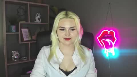 Snapshot of lilysweetxo chatting on May 5, 2026, 4:59 pm Lily online show from May 5, 2026, 4:59 pm