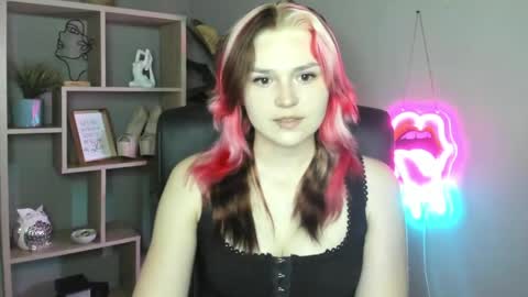 Lily online show from June 7, 2026, 1:37 pm