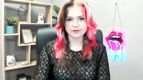 Lily online show from June 8, 2026, 6:25 am