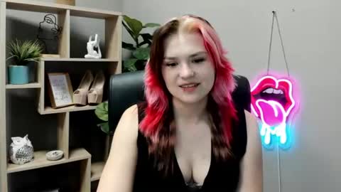 Lily online show from June 10, 2026, 6:56 am