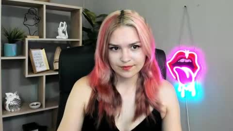 Lily online show from June 21, 2026, 1:46 pm