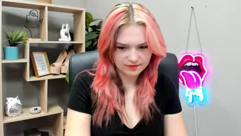 Lily online show from June 22, 2026, 6:32 am
