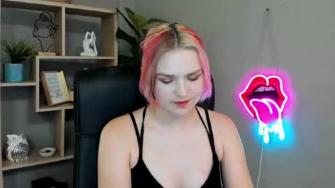 Lily online show from June 24, 2026, 1:54 pm