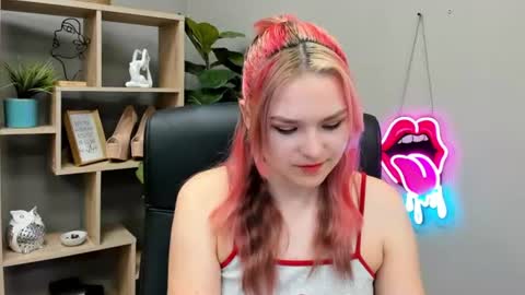Lily online show from June 25, 2026, 6:40 am