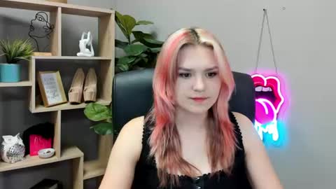 Lily online show from June 26, 2026, 7:13 am
