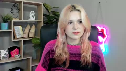 Lily online show from July 5, 2026, 1:29 pm