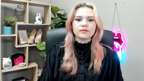 Lily online show from July 6, 2026, 7:05 am