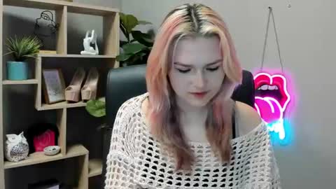 Lily online show from July 7, 2026, 8:40 am