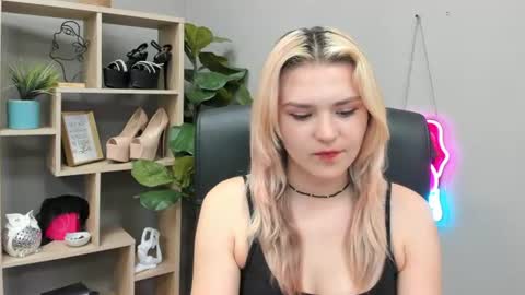 Lily online show from July 20, 2026, 10:39 am