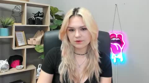 Lily online show from July 24, 2026, 6:33 am