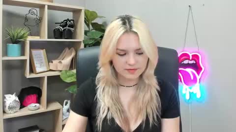 Lily online show from July 28, 2026, 6:42 am