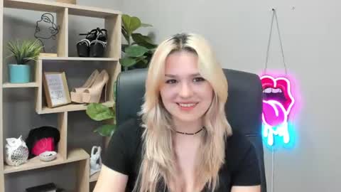Lily online show from July 28, 2026, 11:17 am