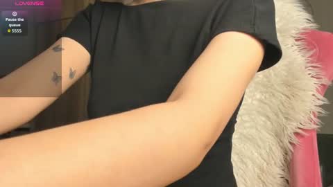 Lily online show from June 11, 2026, 3:32 pm