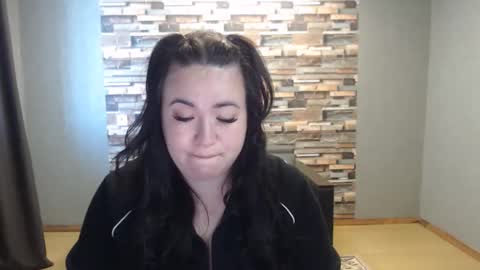 busty princess online show from April 25, 2026, 7:00 am