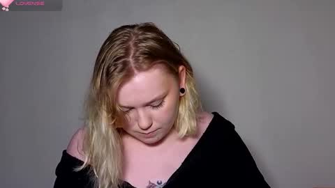 lime cat online show from September 22, 2025, 8:33 pm