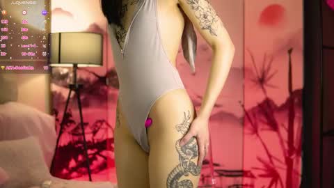 Lin Use menu to play with me  online show from February 15, 2025, 1:38 pm