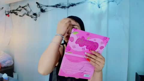 Snapshot of lina_bedoya chatting on November 4, 2025, 11:42 am Lina Bedoya online show from November 4, 2025, 11:42 am