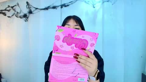 Snapshot of lina_bedoya chatting on November 6, 2025, 11:33 am Lina Bedoya online show from November 6, 2025, 11:33 am