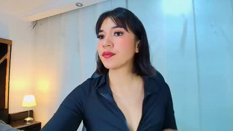  Lina Bedoya  online show from March 16, 2026, 11:36 am