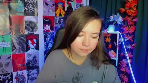 Snapshot of lina_brownie chatting on December 13, 2024, 2:10 am Lina online show from December 13, 2024, 2:10 am