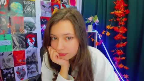 Snapshot of lina_brownie chatting on December 18, 2024, 5:48 am Lina online show from December 18, 2024, 5:48 am