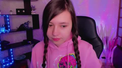 Snapshot of lina_brownie chatting on January 6, 2025, 2:04 am Lina online show from January 6, 2025, 2:04 am