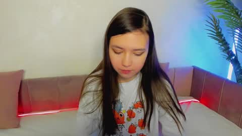 Snapshot of lina_brownie chatting on January 7, 2025, 2:42 am Lina online show from January 7, 2025, 2:42 am