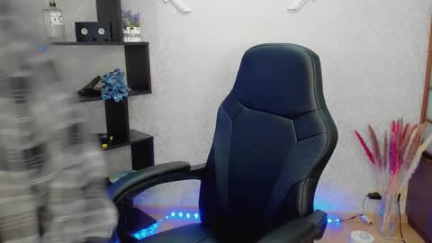 Snapshot of lina_brownie chatting on January 25, 2025, 2:15 am Lina online show from January 25, 2025, 2:15 am