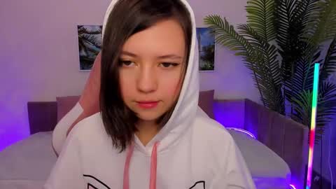 Snapshot of lina_brownie chatting on February 28, 2025, 1:47 am Lina online show from February 28, 2025, 1:47 am