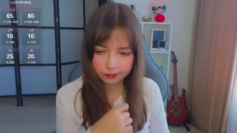 Lina online show from June 18, 2026, 8:47 am