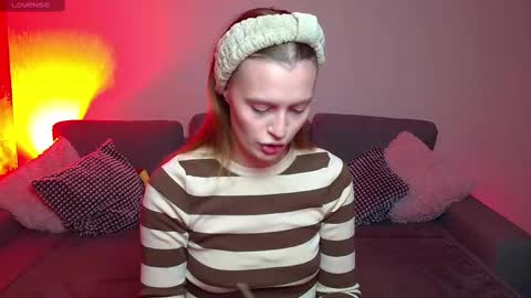 lina_bush online show from December 13, 2024, 5:10 pm