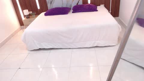 Lina online show from September 9, 2025, 12:05 pm