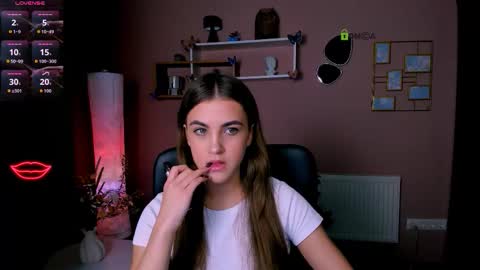 Snapshot of lina_fox12 chatting on November 10, 2025, 2:05 pm lina_fox12 online show from November 10, 2025, 2:05 pm