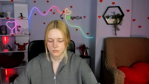 Snapshot of lina_fox12 chatting on April 8, 2026, 12:05 pm lina_fox12 online show from April 8, 2026, 12:05 pm