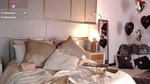 Lina online show from October 10, 2025, 10:31 pm