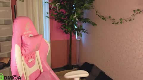 LINA online show from April 10, 2026, 1:11 am