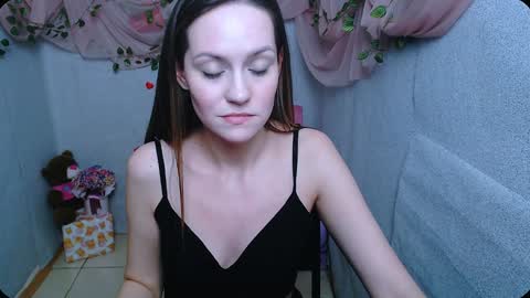 Snapshot of lina_star_s chatting on December 17, 2024, 9:50 am Lina online show from December 17, 2024, 9:50 am