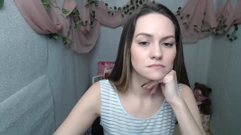 Snapshot of lina_star_s chatting on January 14, 2025, 6:45 am Lina online show from January 14, 2025, 6:45 am