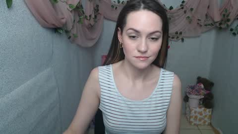 Snapshot of lina_star_s chatting on January 16, 2025, 9:48 am Lina online show from January 16, 2025, 9:48 am